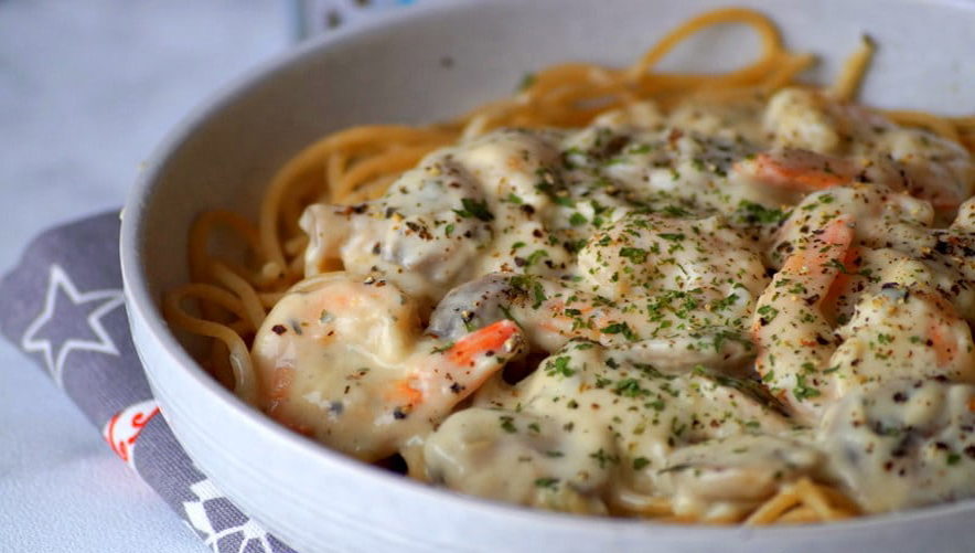 Spaghetti aux crevettes sauce crémeuse aux champignons Bon À Savoir