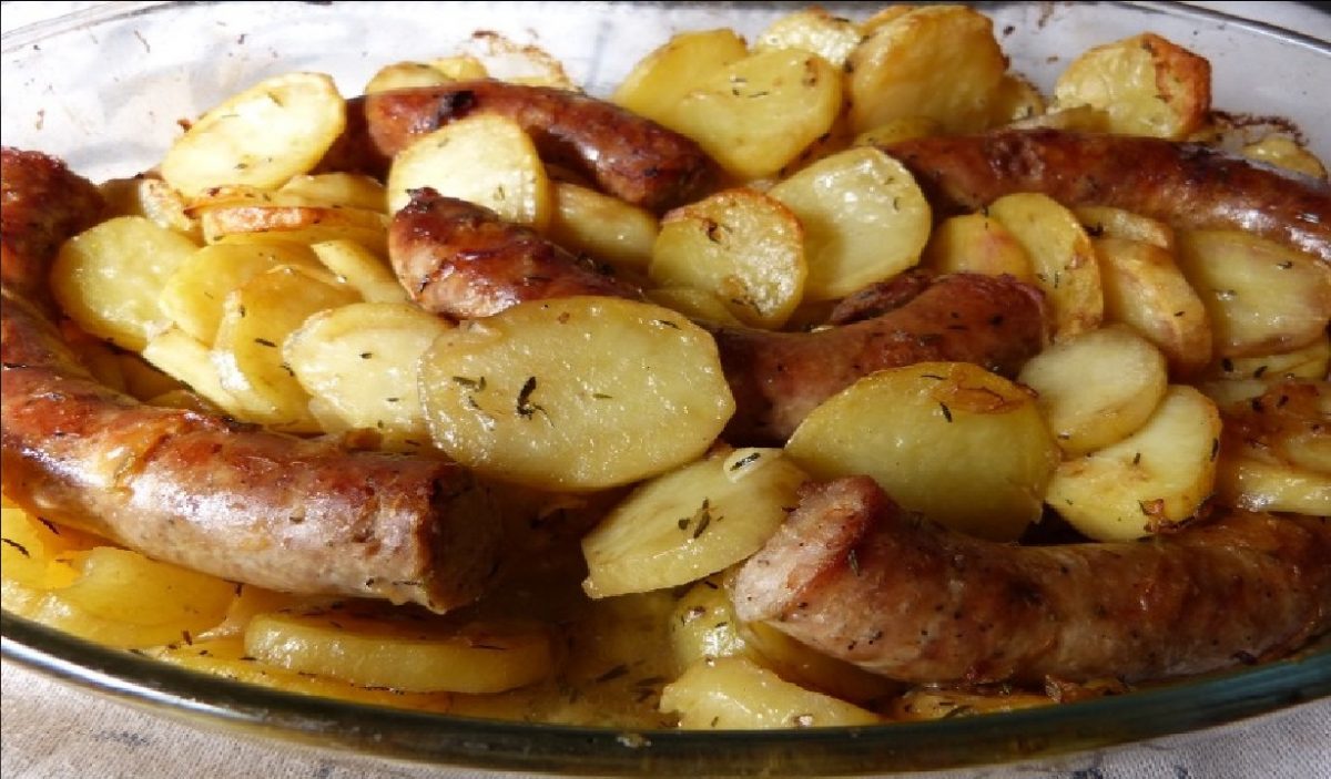 Saucisse de Toulouse confite et pommes de terre fondantes - Bon À Savoir