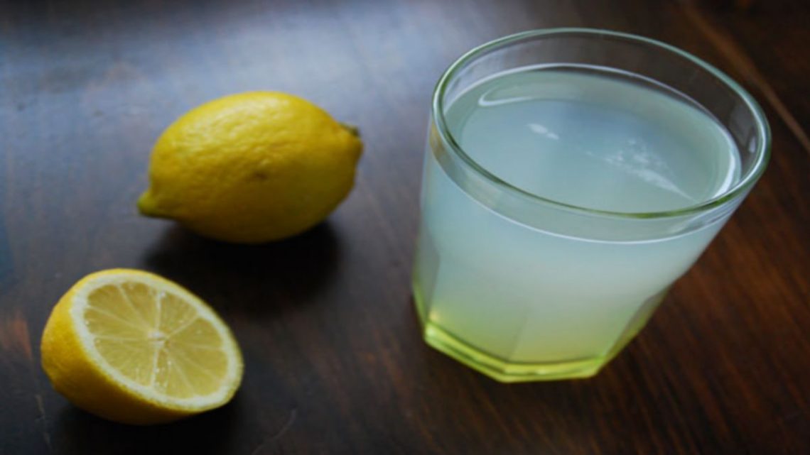 Pourquoi boire de l’eau chaude et du citron le matin ? Bon À Savoir