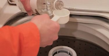 10 façons d’utiliser le vinaigre dans la machine à laver pour avoir des vêtements ultra-propres