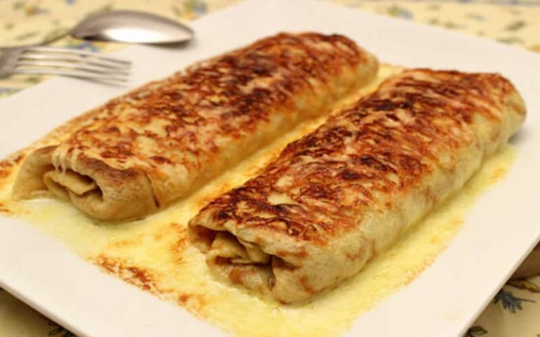 Ficelle Picarde: crêpe garnie de jambon et champignons