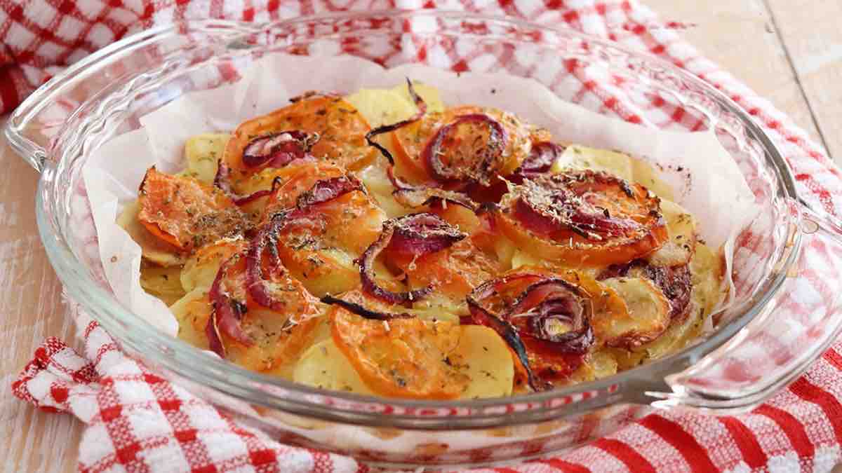 Gratin de pommes de terre et oignons croustillants - Bon À Savoir