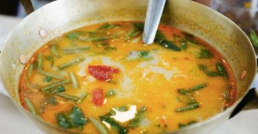 Cette ancienne recette de soupe au gingembre et à l’ail combat la grippe, le rhume, l’excès de mucus et les infections des sinus