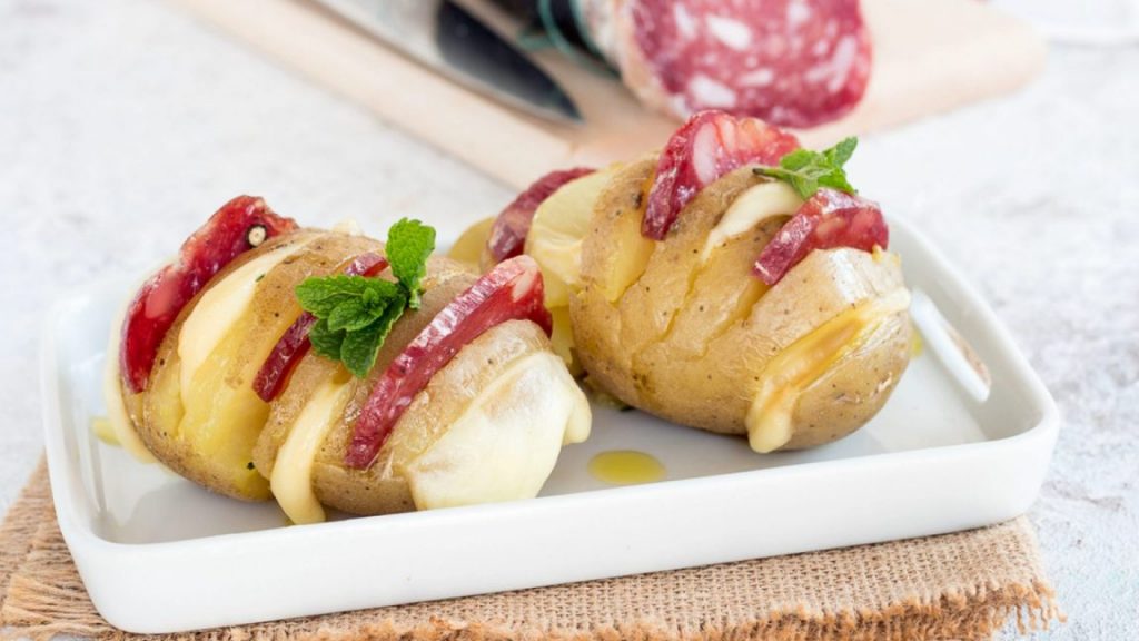 Pommes de terre farcies au salami irrésistibles