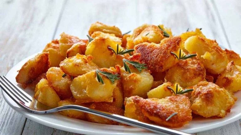 Pommes de terre au four et oignon recette facile