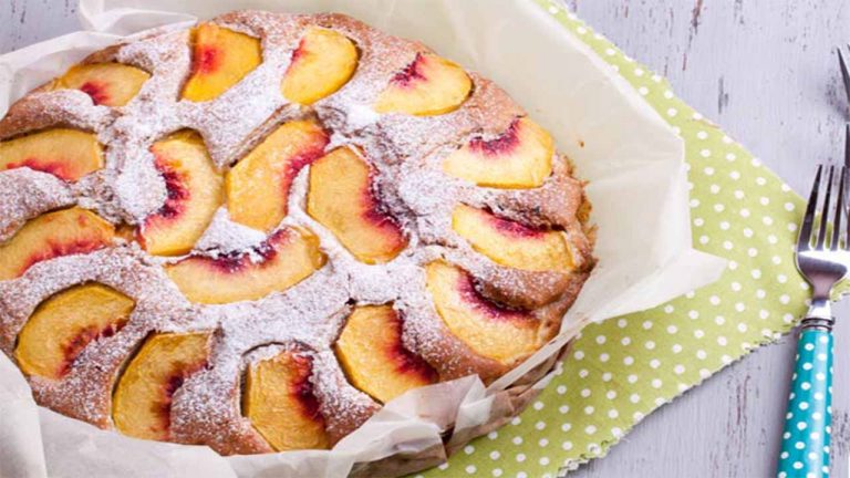 Gâteau aux pêches et au yaourt recette très facile