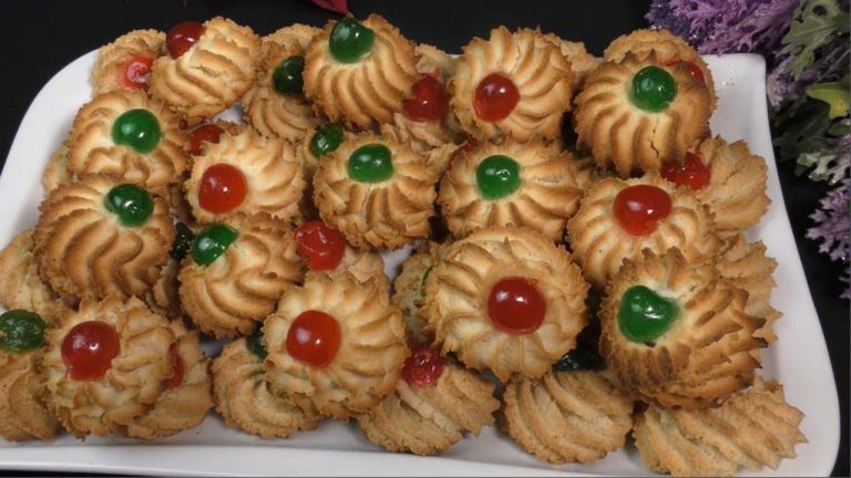 Sablés de noël d'amandes au cerises confites