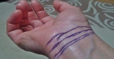 Chiromancie : voici la signification des lignes que vous avez autour du poignet